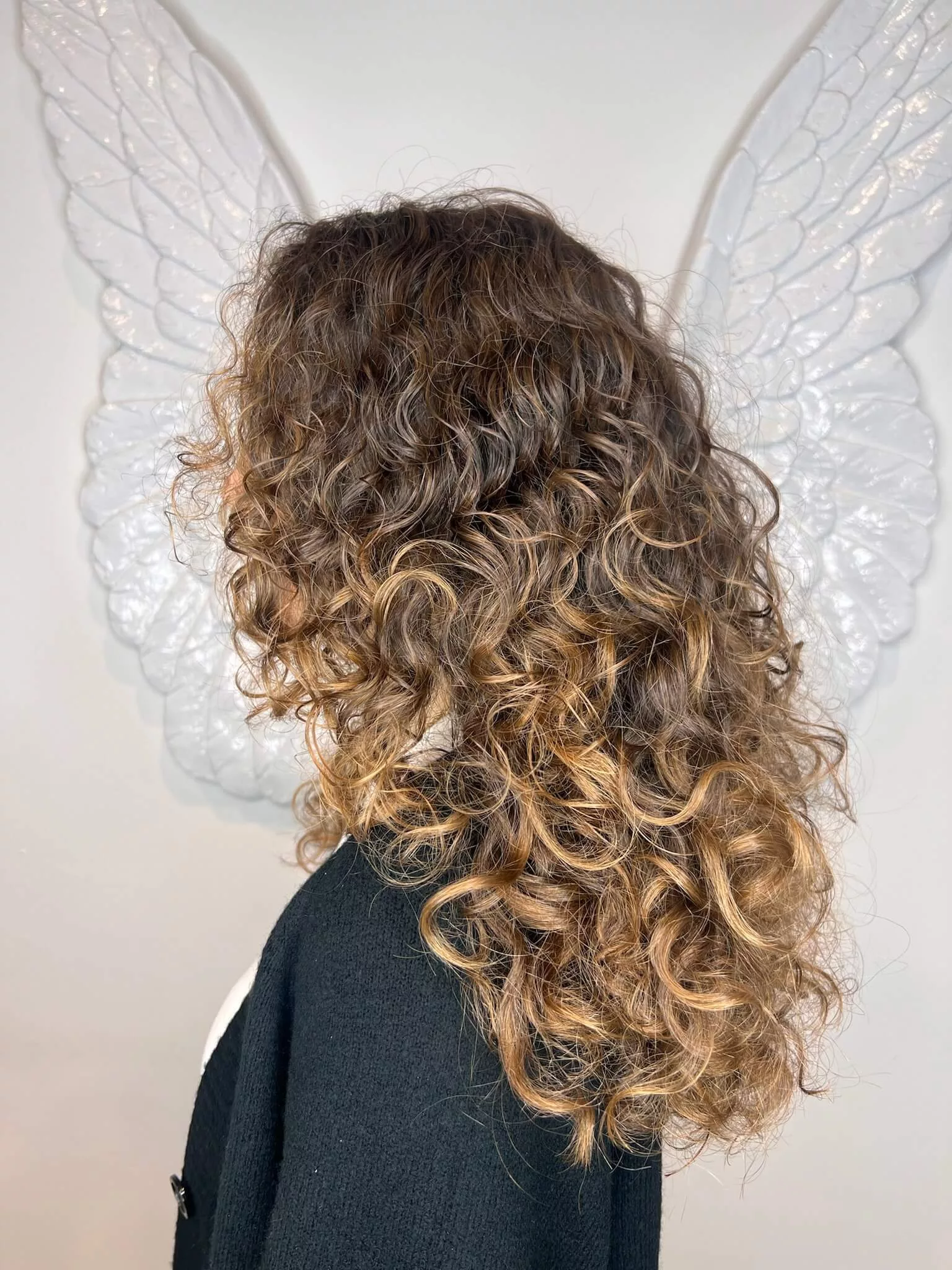 Für wen ist eine Dauerwelle mit Olaplex besonders sinnvoll?
